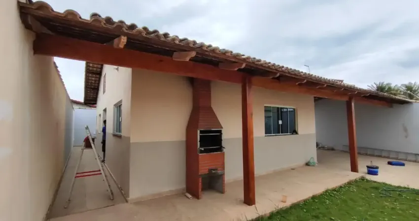 Casa à venda com piscina e churrasqueira, no bairro cibratel 2