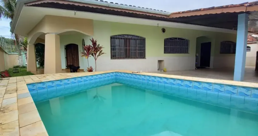 Casa à 200m do mar com piscina e área gourmet, no bairro praia do sonho