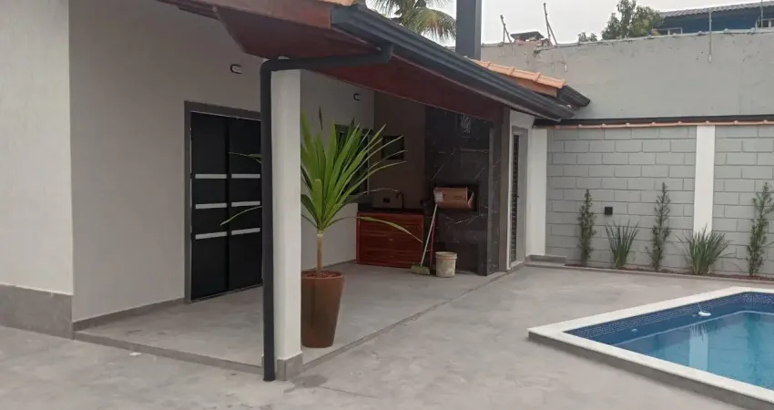 Casa à 200m do mar com piscina e churrasqueira, no bairro campos elíseos