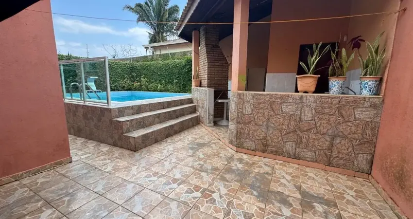 Casa à 500m do mar com piscina e área gourmet, no bairro são josé