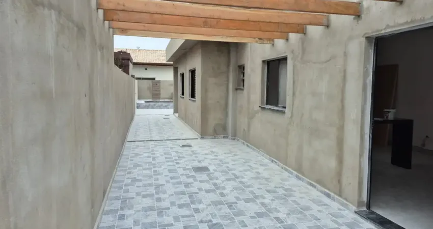 Casa à 800m do mar com piscina e área gourmet, no bairro jardim grandesp