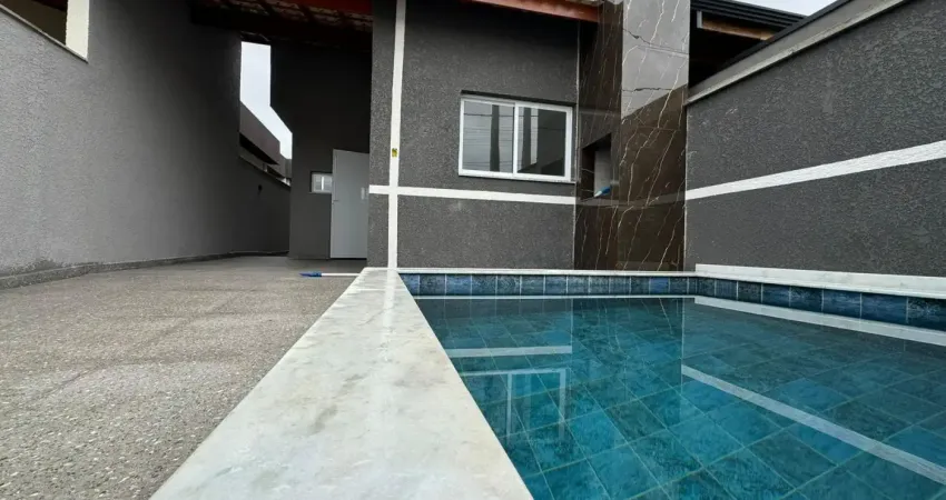 Casa à 800m do mar com piscina e área gourmet, no bairro são joão batista