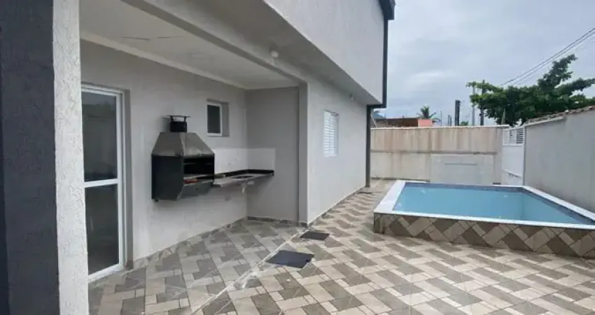 Casa à 455m do mar com piscina e área gourmet, no bairro balneário tupy