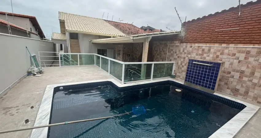 Casa à 550m do mar com piscina e área gourmet, no bairro jardim regina