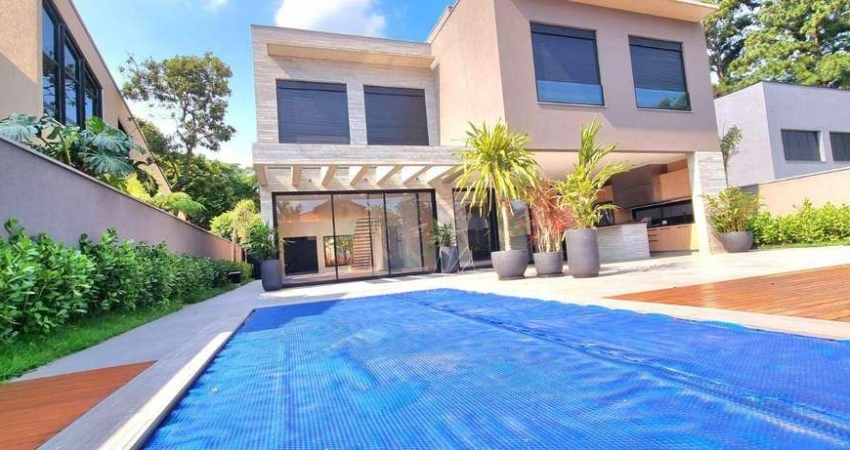Belíssima Casa Nova com 4 suítes, área gourmet, sauna, piscina, semi-mobiliada