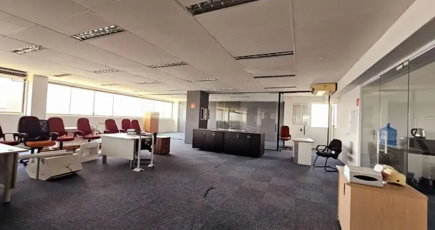 Sala comercial para alugar na Avenida Copacabana, 177, Alphaville, Barueri