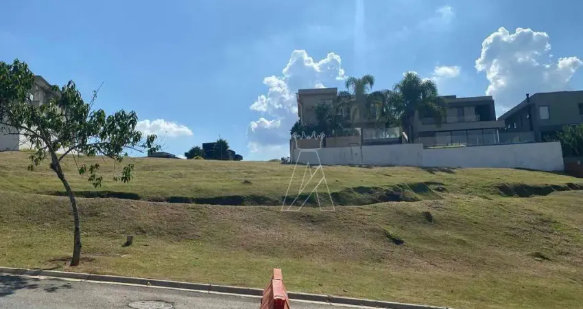 Lindo lote, em aclive, próximo à portaria, com 540 m² no Residencial Gênesis II!