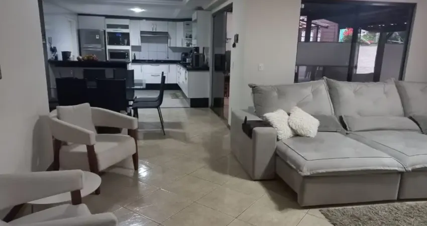 Casa com 4 quartos à venda na Rua Júlio Espanhol Vicente, 01, Olaria, Nova Friburgo