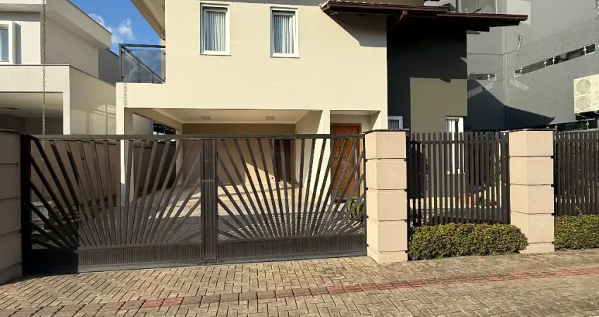 Casa com 2 quartos à venda no Centro, Guaramirim 