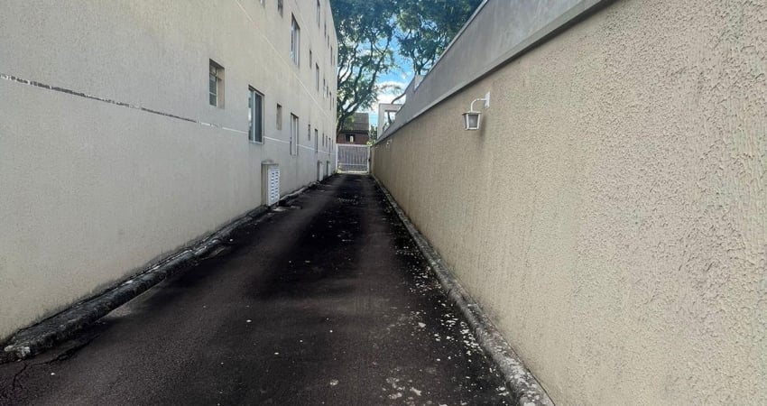 Apartamento na Major França (começo da Getúlio Vargas). 