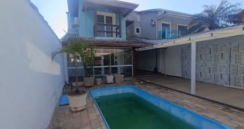 Casa com 3 dormitórios à venda, 200 m² por R$ 770.000,00 - Maravista - Niterói/RJ