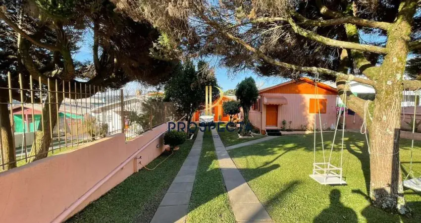 CASA COM 03 DORMITÓRIOS COM AMPLO PÁTIO E GRAMADO NO BAIRRO SANTA FÉ EM CAXIAS D