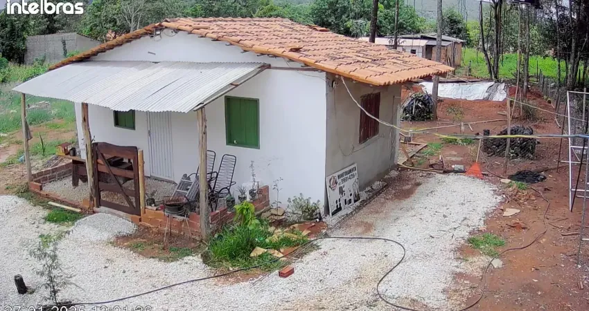 Chácara 2.000m2, com chalé, pomar, cercada, galinheiro, pirenópolis-go.