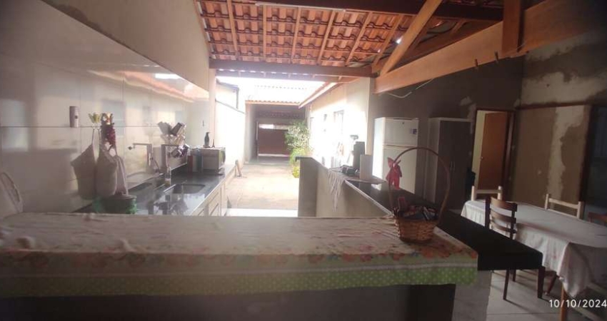Casa com 5 quartos à venda na Rua Gerolamo Gaino, Jardim Nossa Senhora de Fátima, Araras