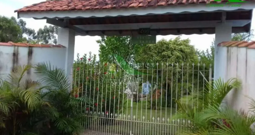Chácara à venda em Araçoiaba da Serra-SP, no Bairro Cercado: 3 quartos, 2 salas, 4 banheiros, 500m² de área.