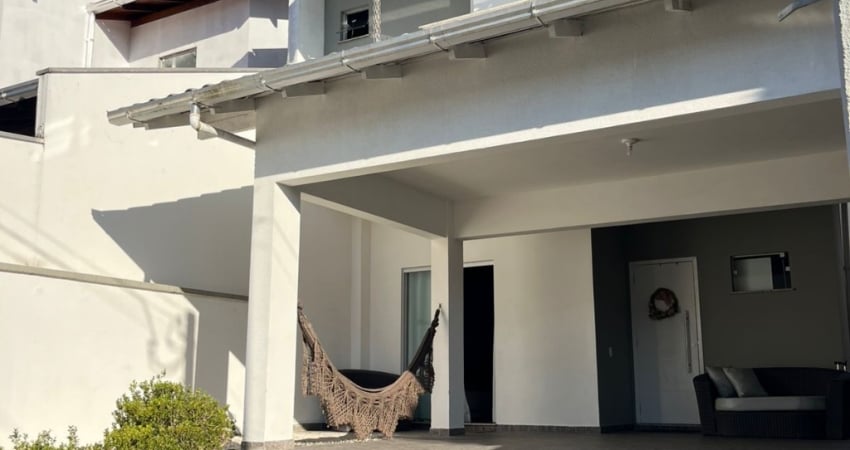 Casa com 3 quartos à venda na Rua Itajaí, Vorstadt, Blumenau