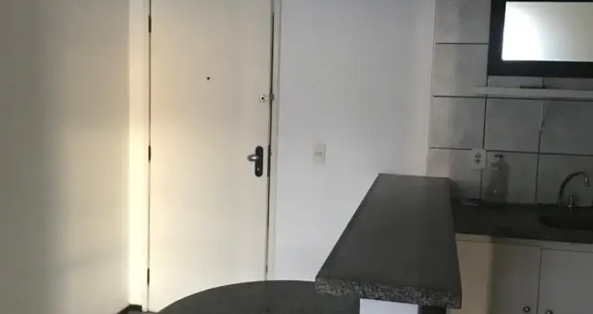 Apartamento com linda vista do pôr do sol e verdes mares.