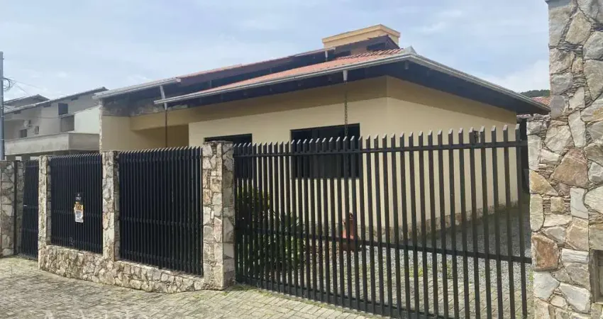 Casa com 3 quartos à venda em Água Verde, Blumenau 