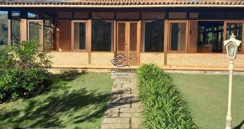 LMPS7206-CASA LINEAR CONDOMINIO 4 SUITES 4 GARAGENS ITAIPAVA PETROPOLIS RJ