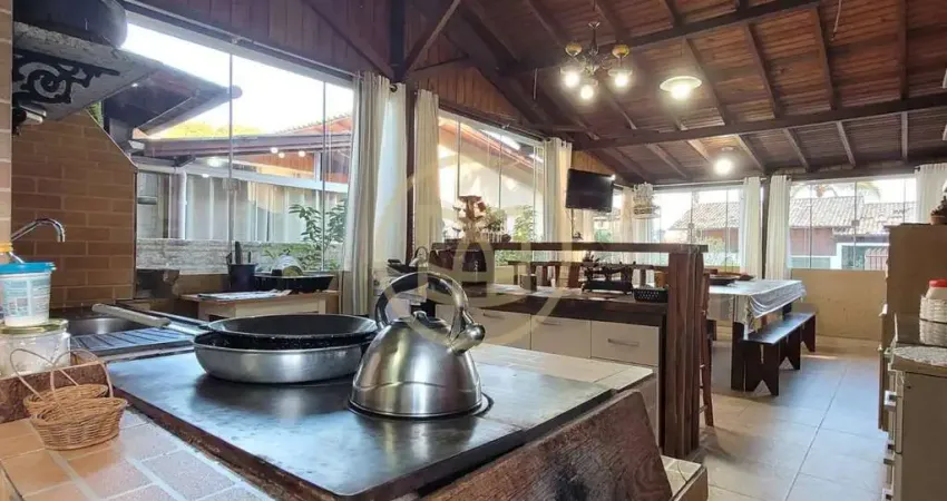 Casa com 4 quartos, Praia do Antenor - Governador Celso Ramos
