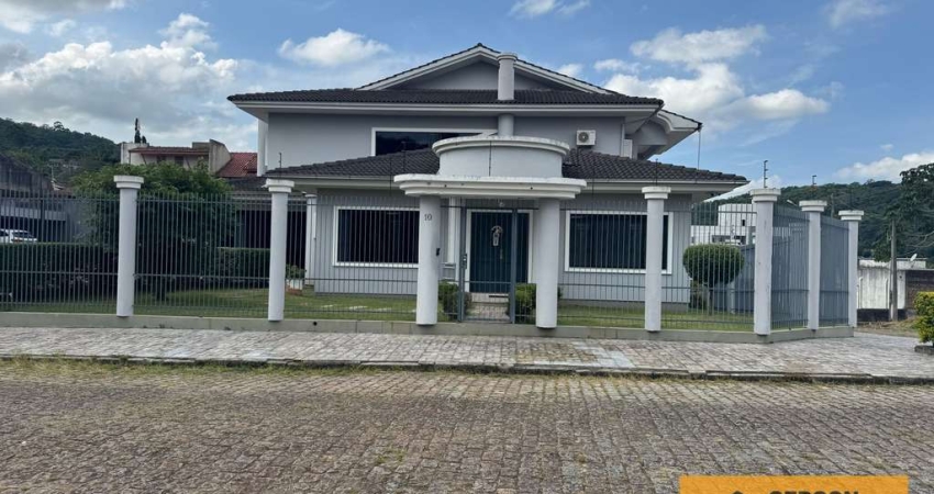 Casa com 3 quartos à venda na Rua José Fabre, Mina Brasil, Criciúma
