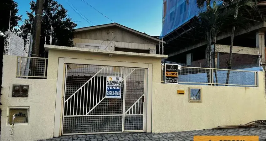 Casa com 4 quartos à venda na Rua Agrícola Índio Guimarães, Comerciário, Criciúma