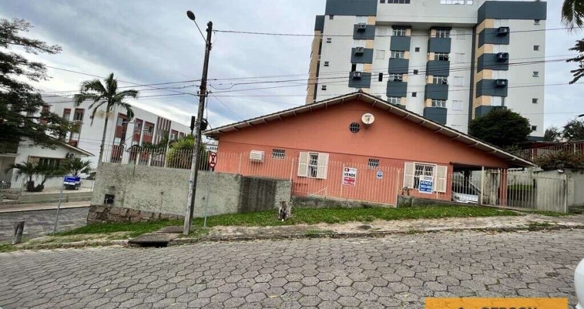 Casa com 3 quartos à venda na Rua Urussanga, Santa Catarina, Criciúma