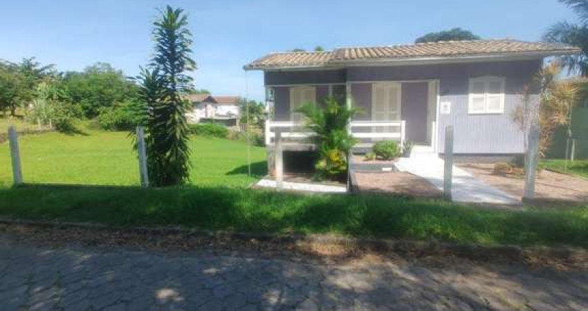 Casa com 3 quartos à venda na Rua Itália, Mina do Toco, Criciúma