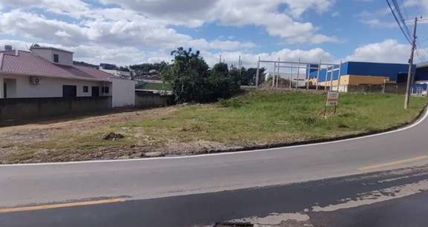 Casa comercial à venda na Rua Raymundo Pucher, São Luiz, Criciúma