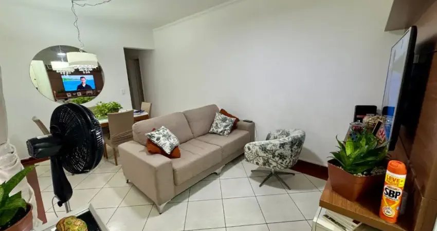 Oportunidade, na Vila Guilhermina, poucas quadras da praia,  02 dormitórios, com elevador e sacada com churrasquier.