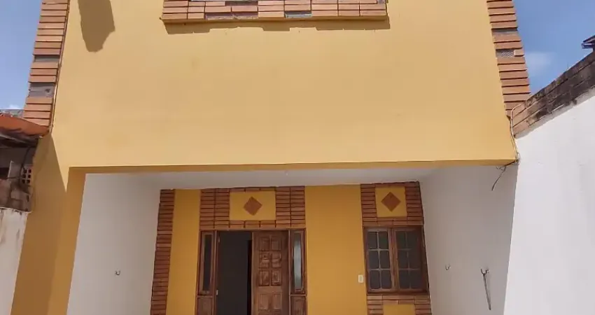 Alugo casa 3 qts sendo 2 suites na pitanguinha por 2.500,00 com 1 vg de garagem