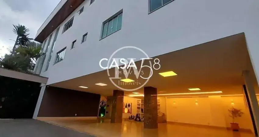 Mansão Exclusiva de Alto Padrão no Condomínio do Lago | 830m² | 5 Suítes
