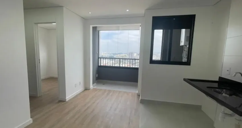 Apartamento reformado pronto para morar. já com persianas, fechadura eletrônica, porcelanato, tudo novinho!
