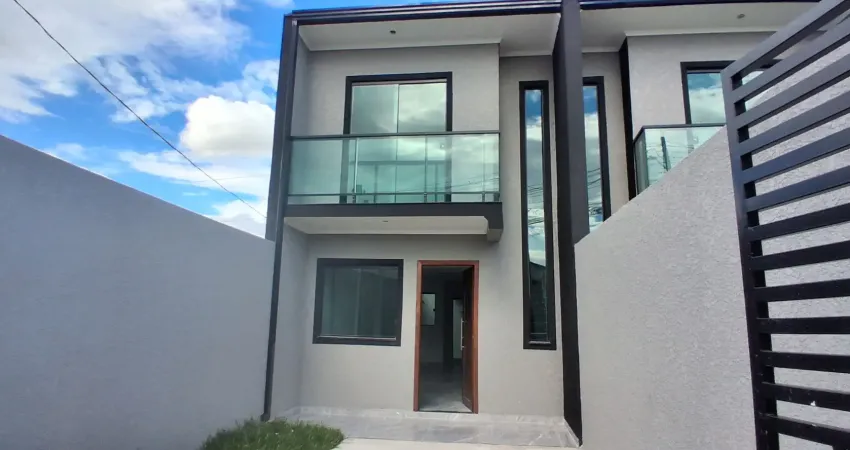 Sobrado de 3 domirtorios com sacada no bairro Campo de Santana, Curitiba/PR