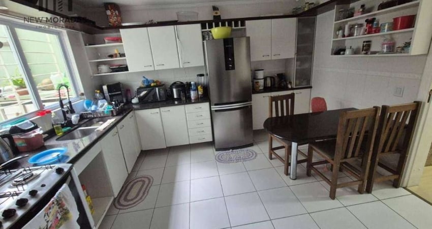 Sobrado com 3 dormitórios e 3 Suítes à venda, com 238 m² - Bom Retiro - Curitiba/PR