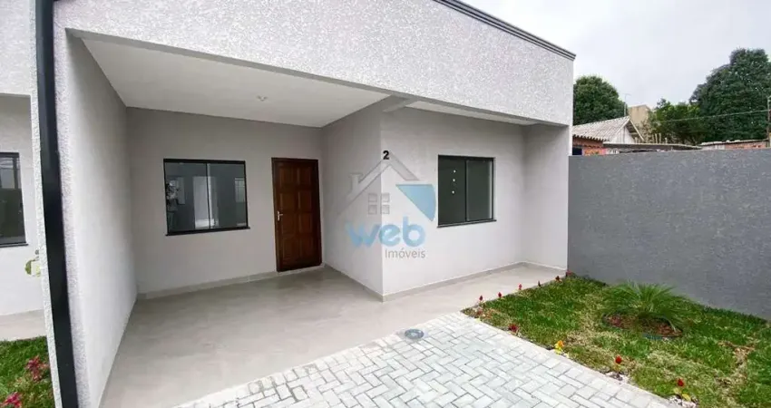 Casa à venda no bairro estação, em araucária, com três quartos (um suíte), sala ampla, cozinha, banheiro e edícula com churrasqueira.