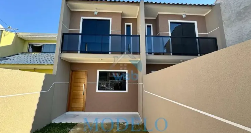 Sobrados à venda na região do vitória régia, no bairro cic, com três quartos, sala, cozinha, banheiro, lavabo e edícula.