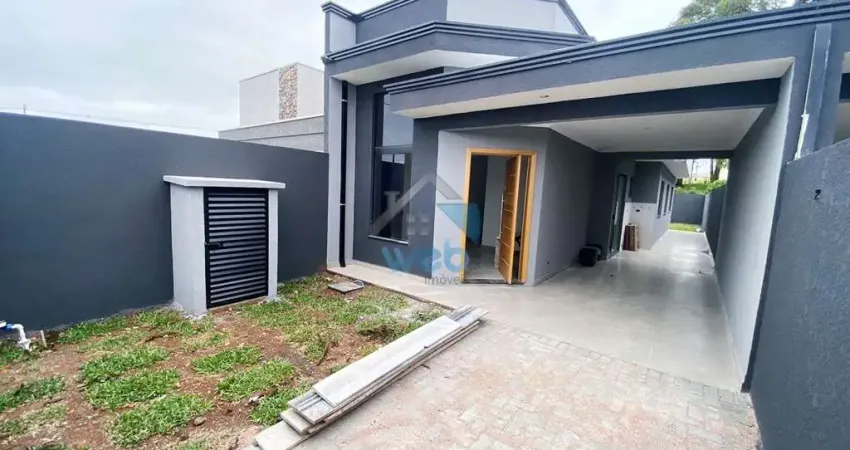 Casa à venda no bairro costeira, em araucária, com três quartos (um suíte), além de acabamento de alto padrão.