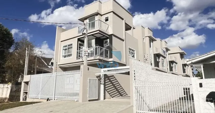 Sobrados em condomínio à venda no bairro boqueirão, com três quartos, sala, cozinha, amplo terraço com churrasqueira.