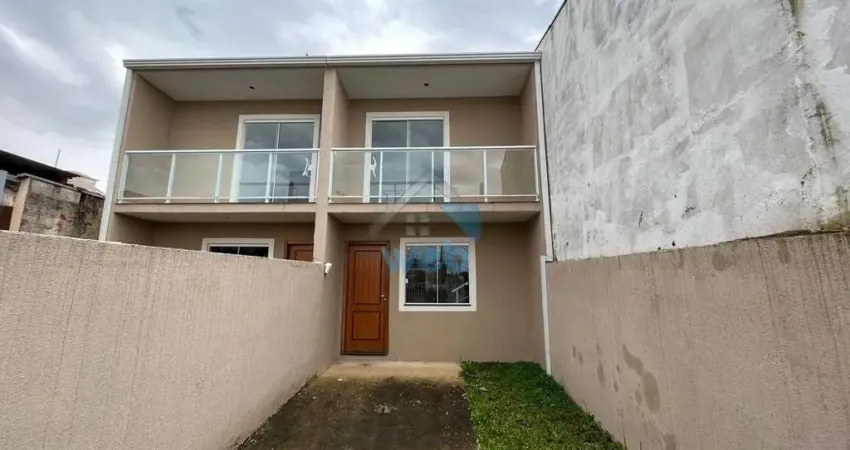 Belos sobrados à venda no bairro capo de santana, prontos para financiar e morar, com acabamento em granito, piso laminado e muito mais!