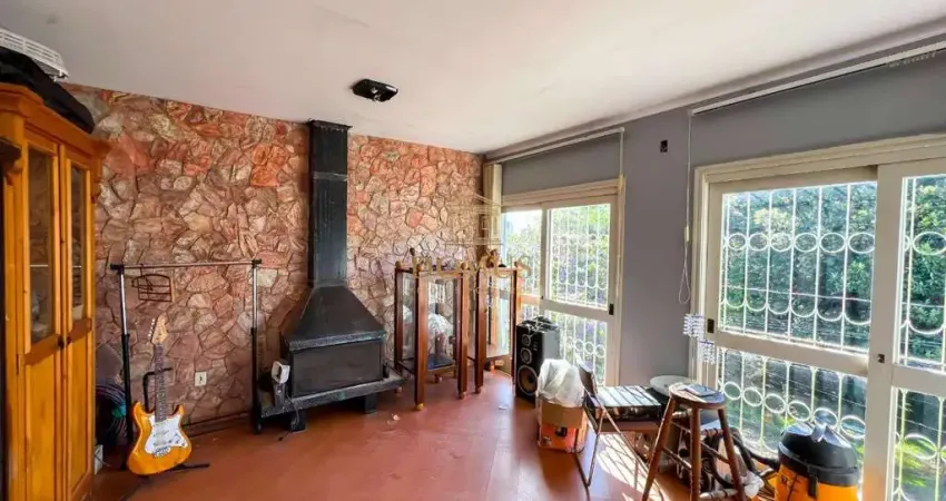 Casa com 4 quartos à venda na Rua Professor Bertrand Russel, 240, Vila Ipiranga, Porto Alegre