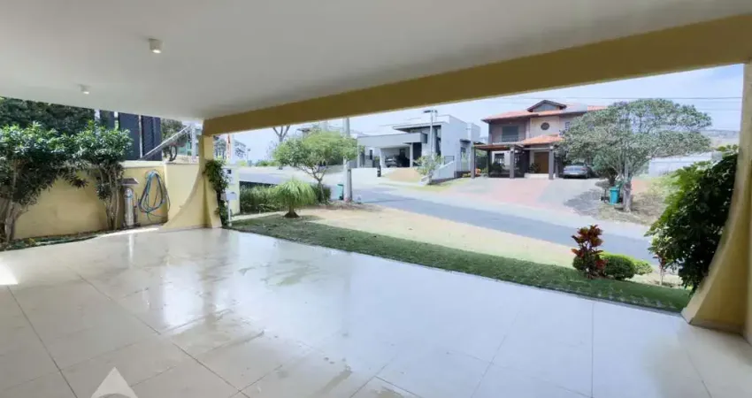 Residência exclusiva em condomínio fechado – campos do conde