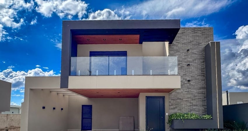Sobrado com tres suites e escritório no residencial Shalom