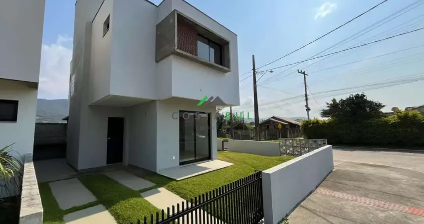 Casa de Esquina no Loteamento Pedra Branca em Garopaba