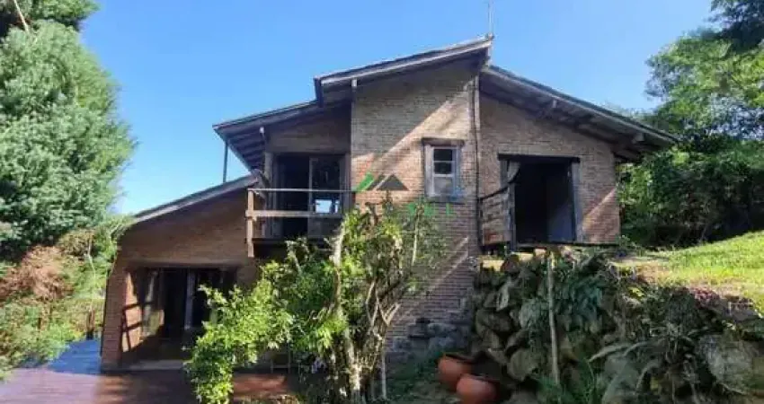 Casa com vista para a lagoa e piscina natural na encantada - garopaba/sc