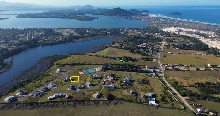 Terreno à venda na Rua Ver. Venício Luiz Borge, 0101, Alto Arroio, Imbituba