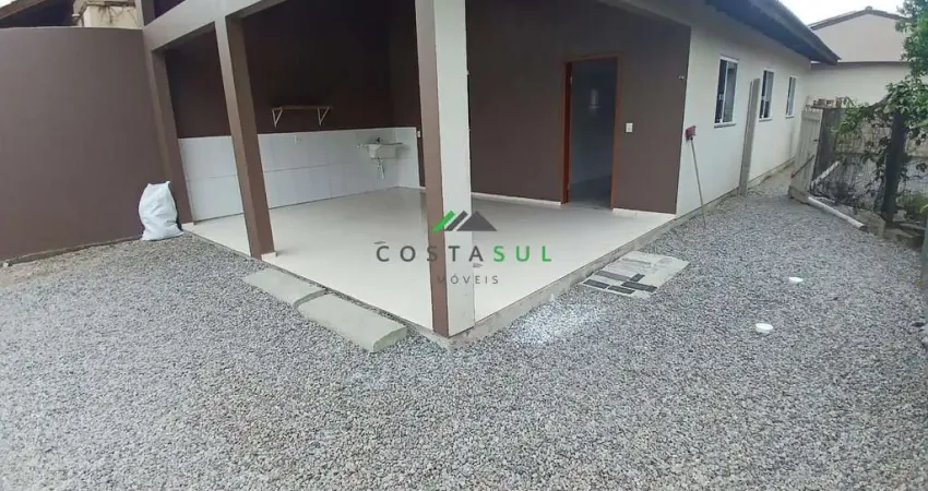 Casa com 2 quartos para alugar na Rua do Bronze, 13, Araçatuba, Imbituba