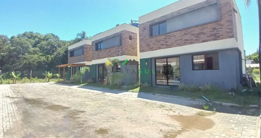 Sobrado disponível para venda no bairro Encantada Garopaba SC