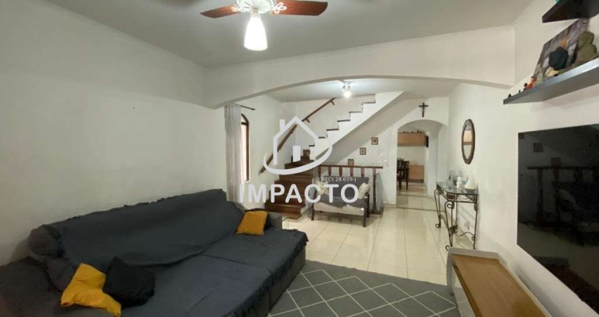 Casa à venda com 3 quartos sendo 1 suíte e 2 vagas à venda