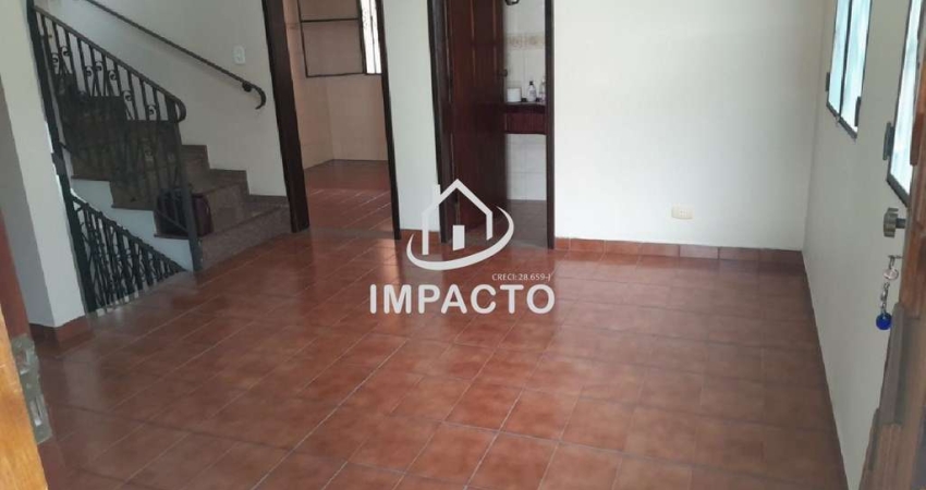 Casa com 3 quartos sendo 1 suíte + quarto para empregada